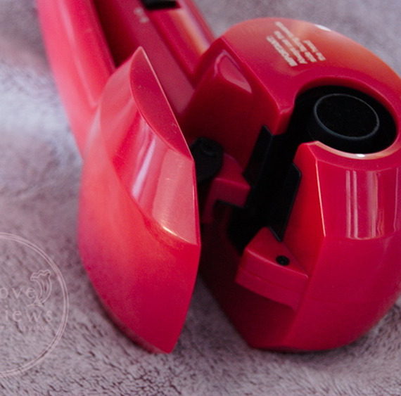 The hair feed mechanism of the Babyliss Curl Secret